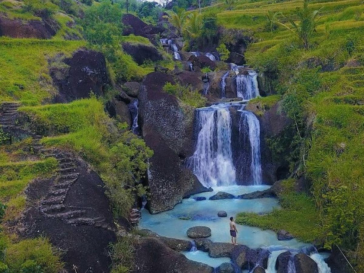 Pesona Air Terjun Kedung Kandang Wisata Indah Di Tengah Sawah Bertingkat