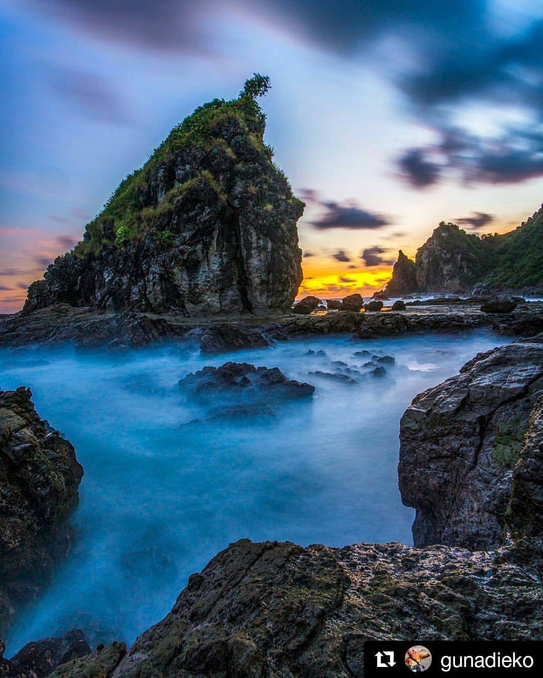 4 Pantai dengan View Menakjubkan di Gunungkidul ini Cocok Banget Buat Healing. Gambar : @gunadieko