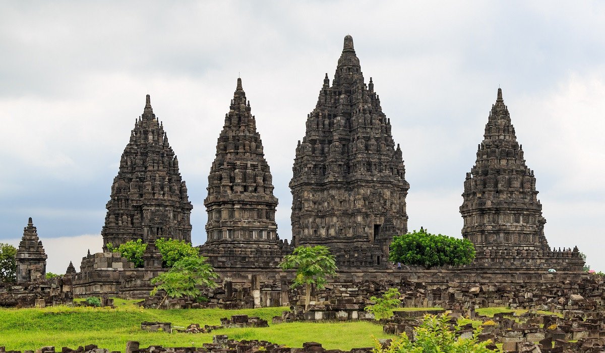 5 Kuliner Dekat Candi Prambanan yang Wajib Dikunjungi Saat Lapar Melanda. Gambar : mediaindonesia.com