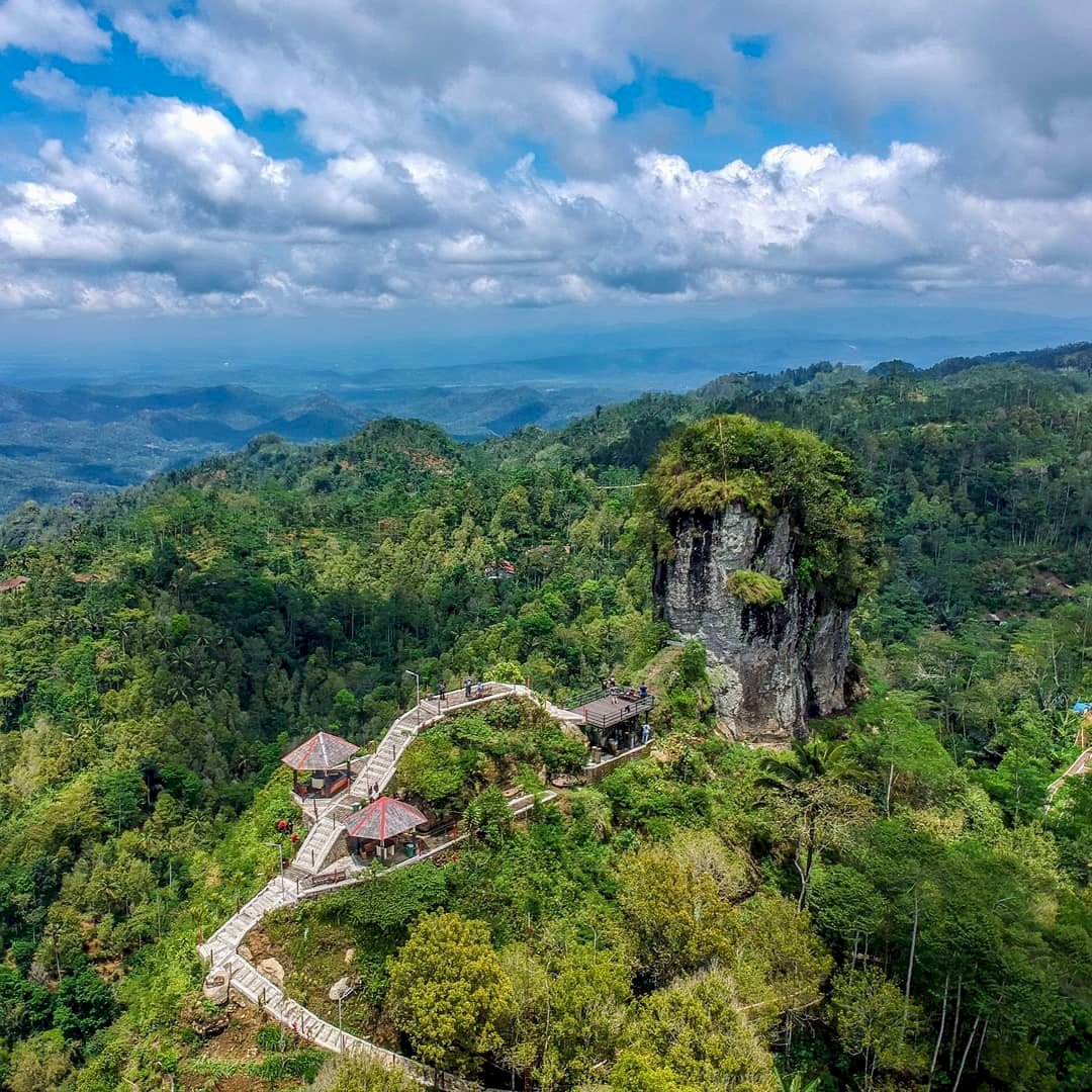 5 Tempat Trekking Terbaik di Yogyakarta: Serunya Menjelajahi Keindahan Alam. Gambar : visitingjogja.jogjaprov.go.id