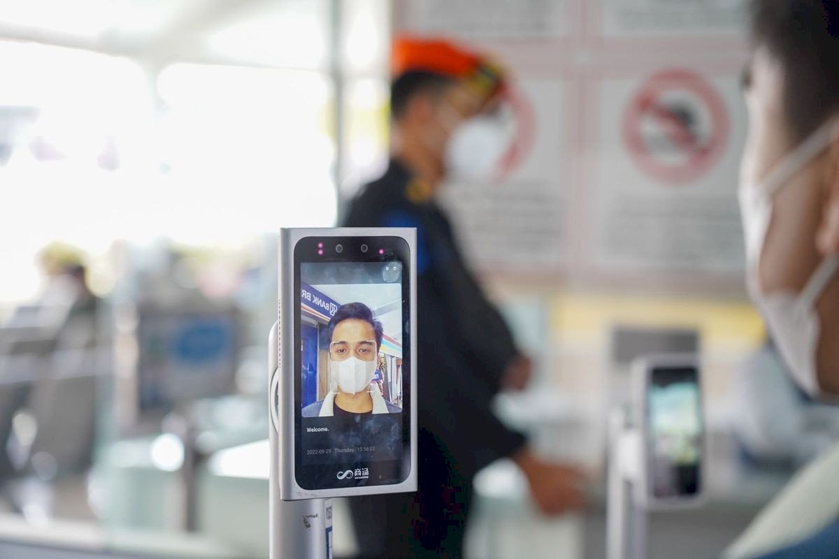 Boarding Tanpa Ribet di PT KAI Daerah Operasi 6 Yogyakarta, Berkat Teknologi Face Recognition Boarding Gate. Gambar : ilustrasi - detik