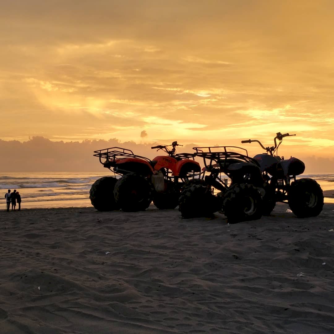 Info Tarif Sewa Motor ATV di Pantai Parangtritis, Jelang Akhir Tahun. Gambar : IG @sahitour__