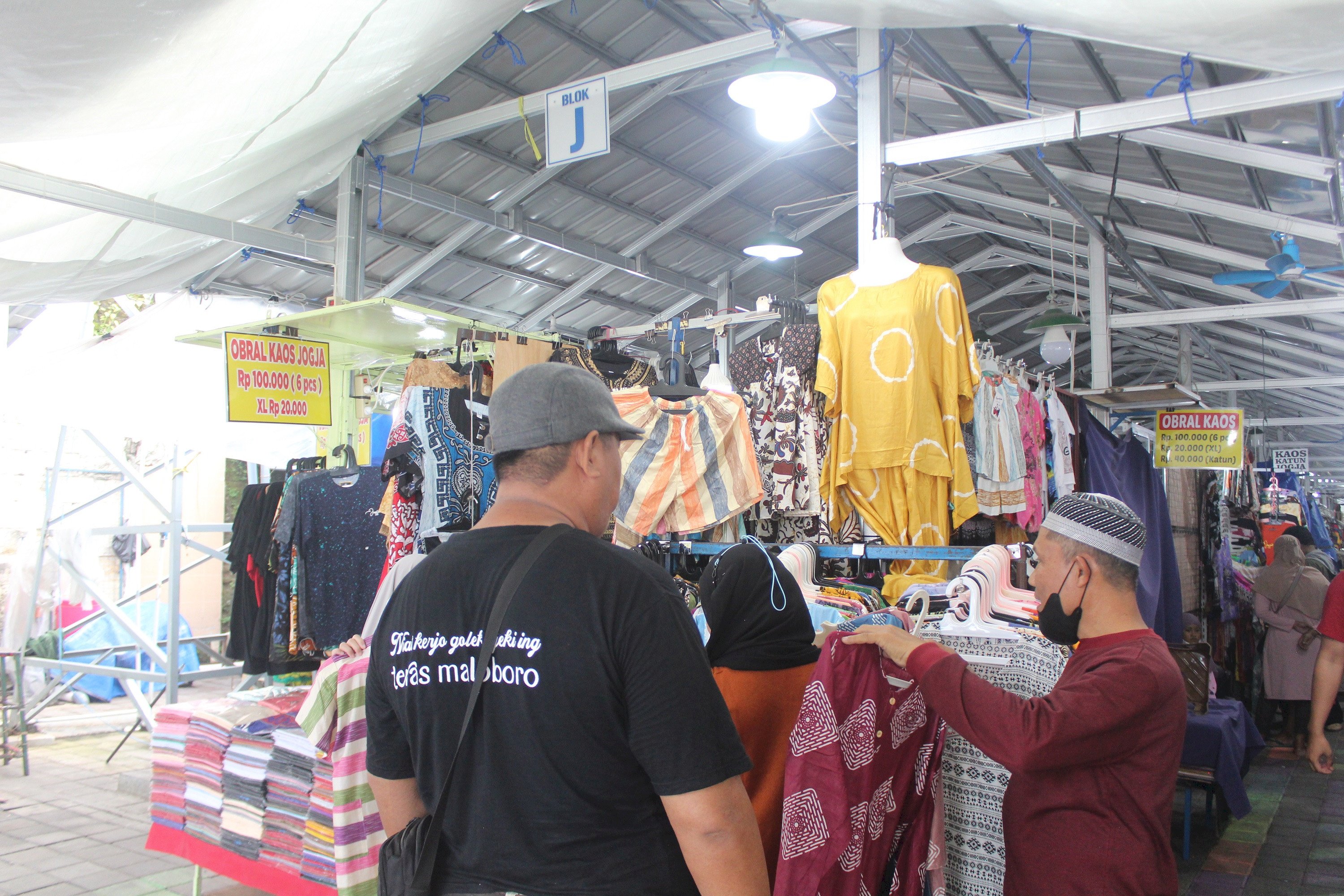 Jangan Sampai Salah Pilih! Tips Mudah Memilih Oleh-Oleh Makanan Khas Jogja yang Berkualitas. Gambar : warta.jogjakota.go.ida