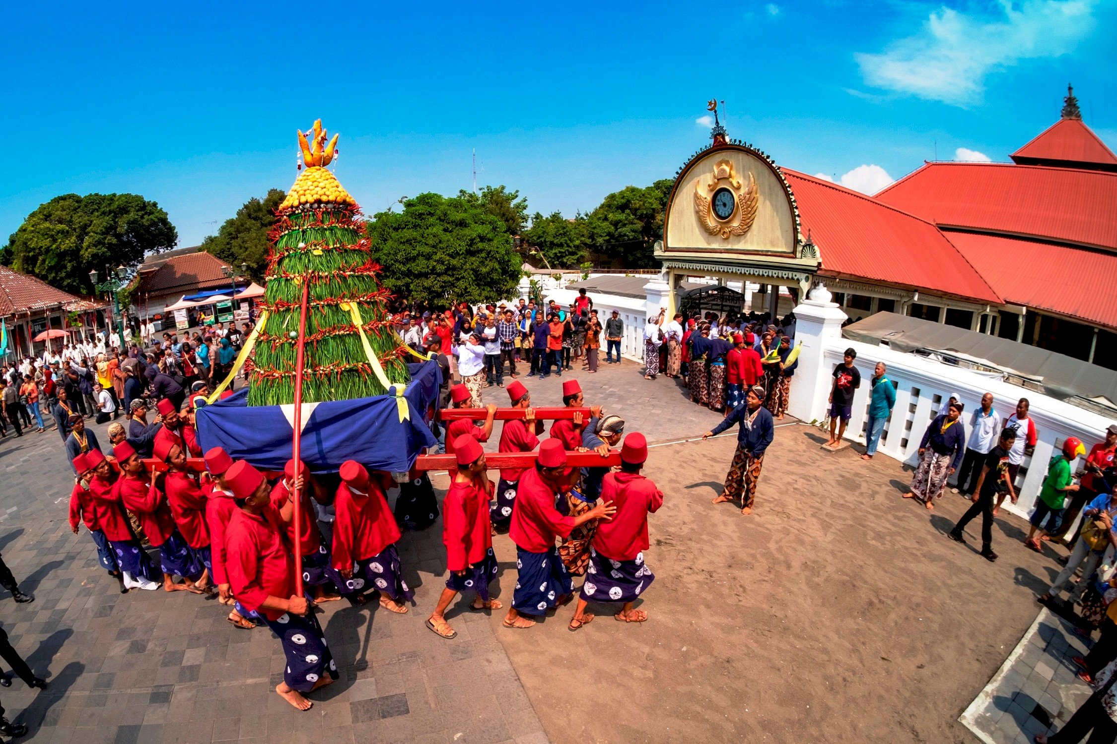 Keraton Yogyakarta Kembali Gelar Grebeg Syawal, Setelah Absen 3 Tahun. Gambar : jogjabelajar.org