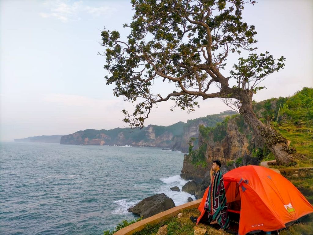 Liburan Seru dan Nyaman: Temukan Pengalaman Camping di 5 Pantai Gunungkidul. Gambar : sabilashuttle.co.id