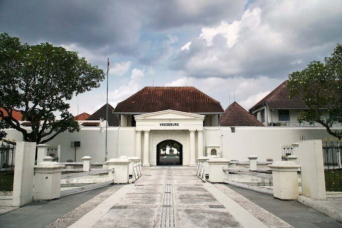 Malming di Benteng Vredeburg: Museum, Edupark & Panggung Sejarah di Langkah Malammu!. Gambar : http://raminten.com/