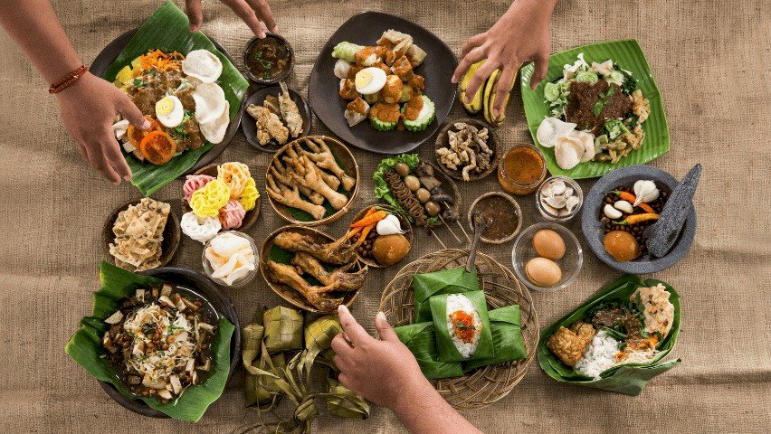 Mau Wisata Rasa? Cek 5 Tempat Kuliner Legendaris dan Hits di Jogja yang Selalu Ramai Pengunjung!. Gambar : telkomsel.com