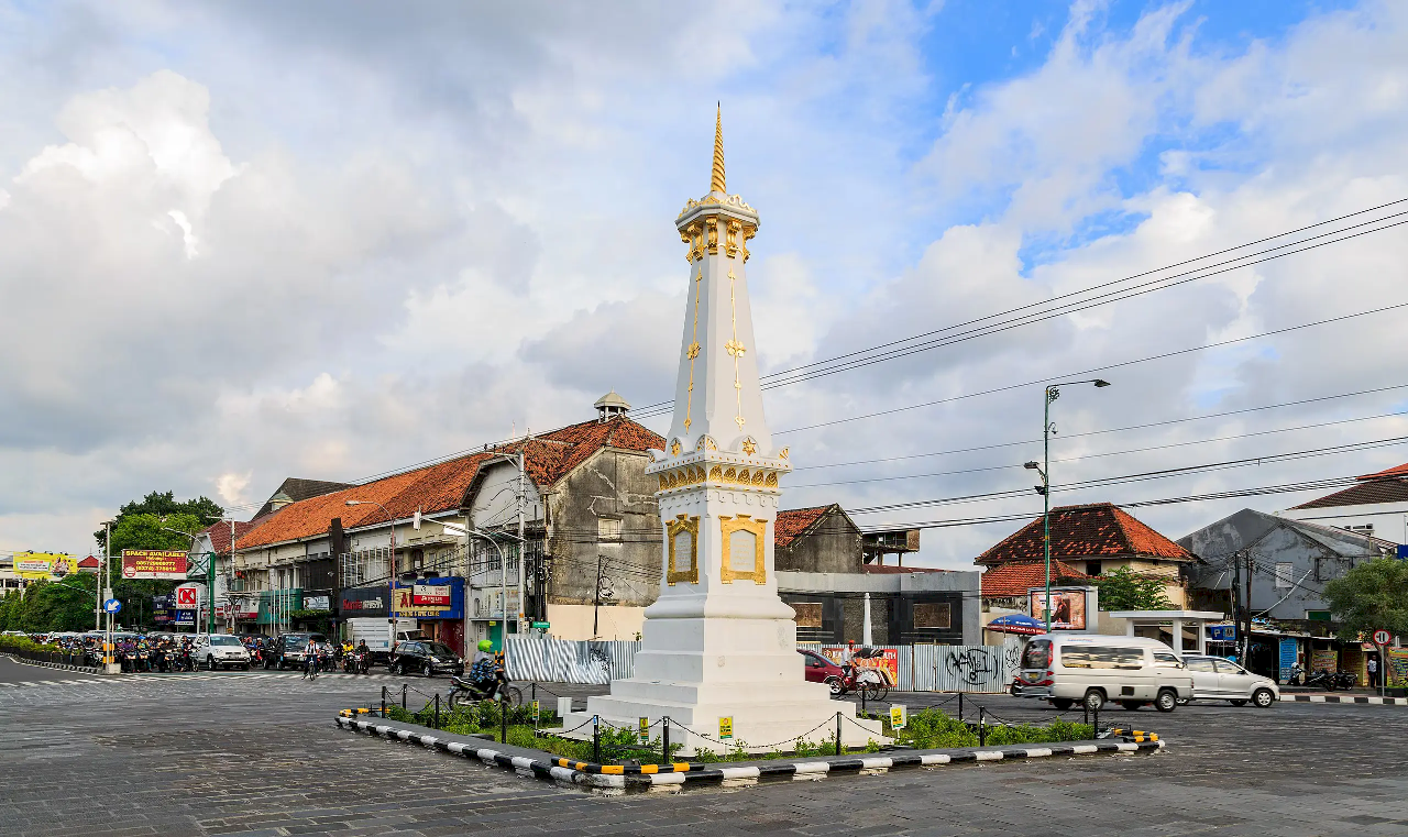 Mengenal Lebih Dekat Tugu Pal Putih, Ikon Kebanggaan Kota Jogja. Gambar : yogya.co