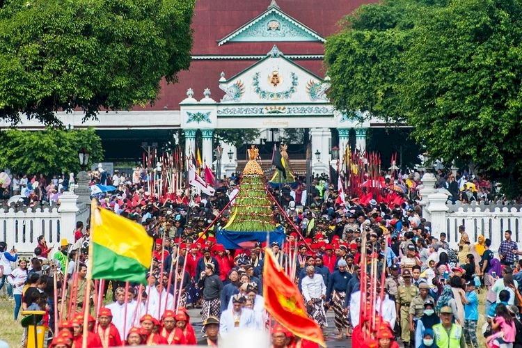 Mengenal Tradisi Grebeg Besar di Yogyakarta: Simbol Keberagaman dalam Perayaan Idul Adha. Gambar : kompas.com