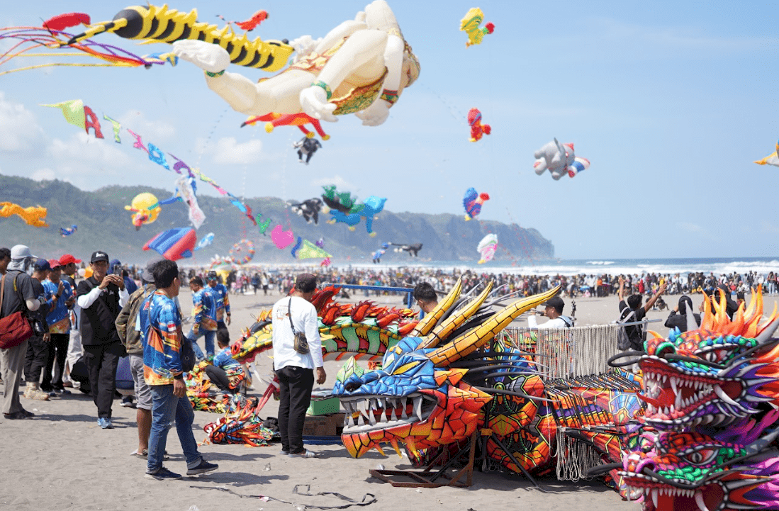 Meriahkan Langit Jogja di Jogja International Kite Festival 2025: Jadwal, Tiket, dan Rangkaian Acara Seru!. Gambar : kemenparekraf