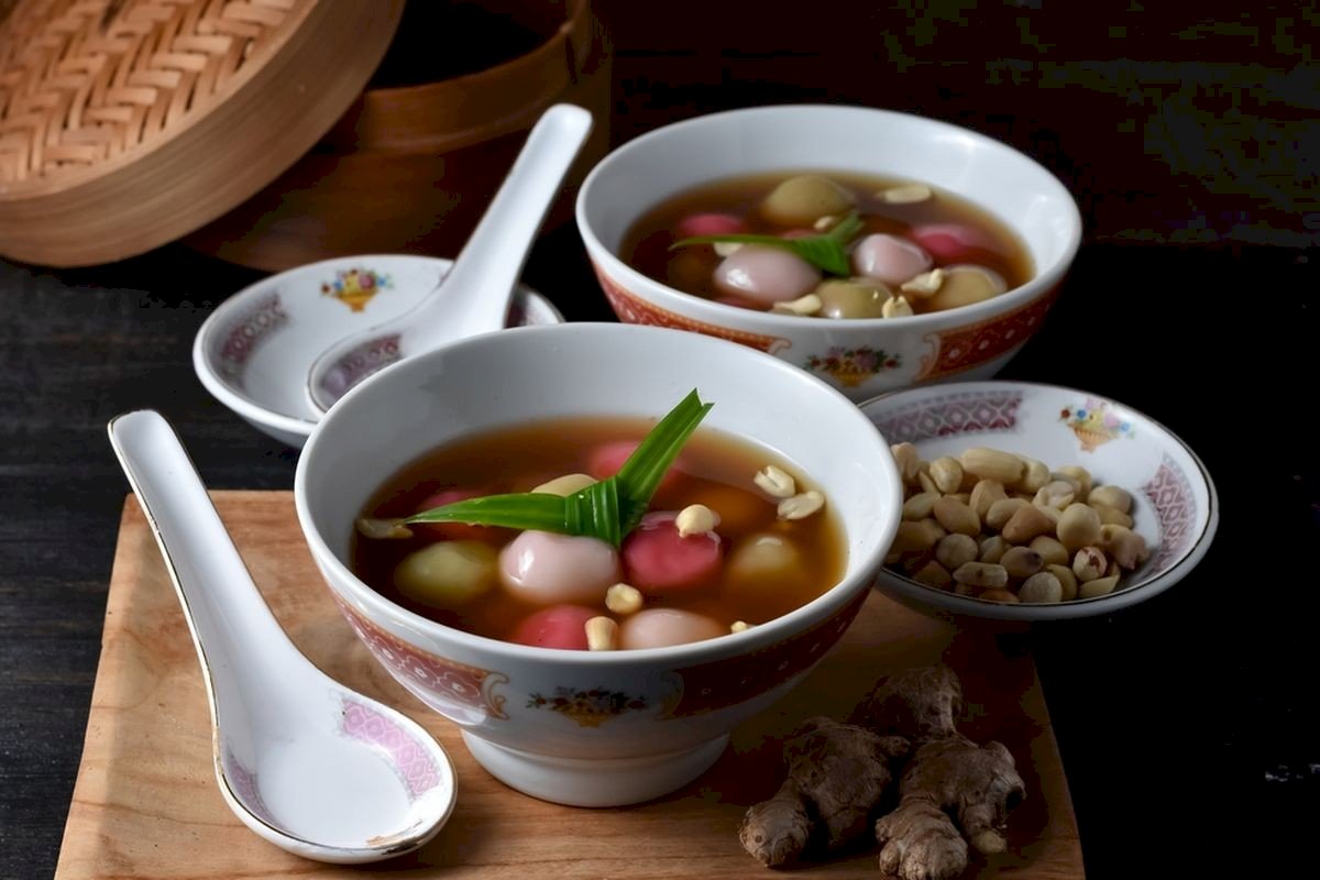 Nikmatnya Wedang Ronde: Kuliner Malam Hangat Khas Yogyakarta. Gambar : kompas.com