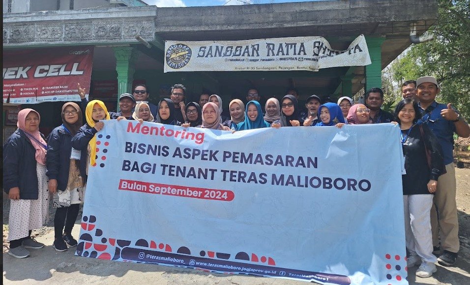 Pemda DIY Ajak Tenant Teras Malioboro Berkolaborasi dan Memperluas Jaringan Bisnis : Kunci Tingkatkan Daya Saing UMKM. Gambar : 