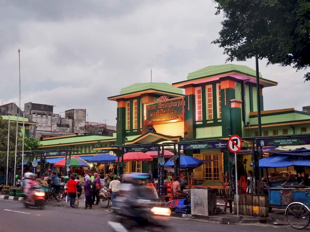 PPKM Level 4 Diperpanjang, PKL hingga Pedagang Pasar Boleh Buka. Gambar : Beringharjo