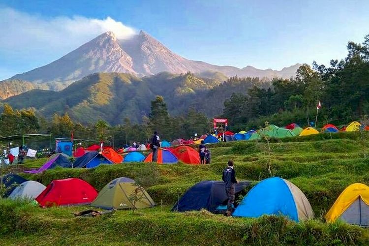 Rekomendasi Tempat Wisata Camping / Kemah Terindah di Yogyakarta, Lengkap dengan Harga Tiket Masuknya. Gambar : travel.kompas.com