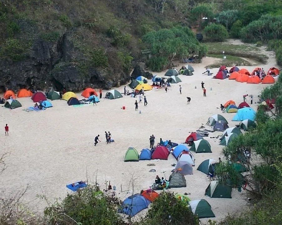 Rekomendasi Tempat Wisata Jogja Cocok Banget Buat Kamu yang Suka Camping. Gambar : IG @jogjaviral