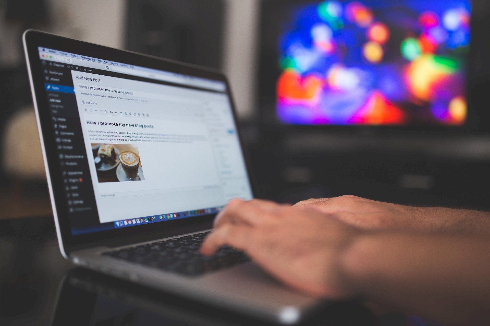 Sewa Laptop Jogja di BukaLaptop, Solusi Praktis untuk Kebutuhan Kantor Anda. Gambar : pixabay
