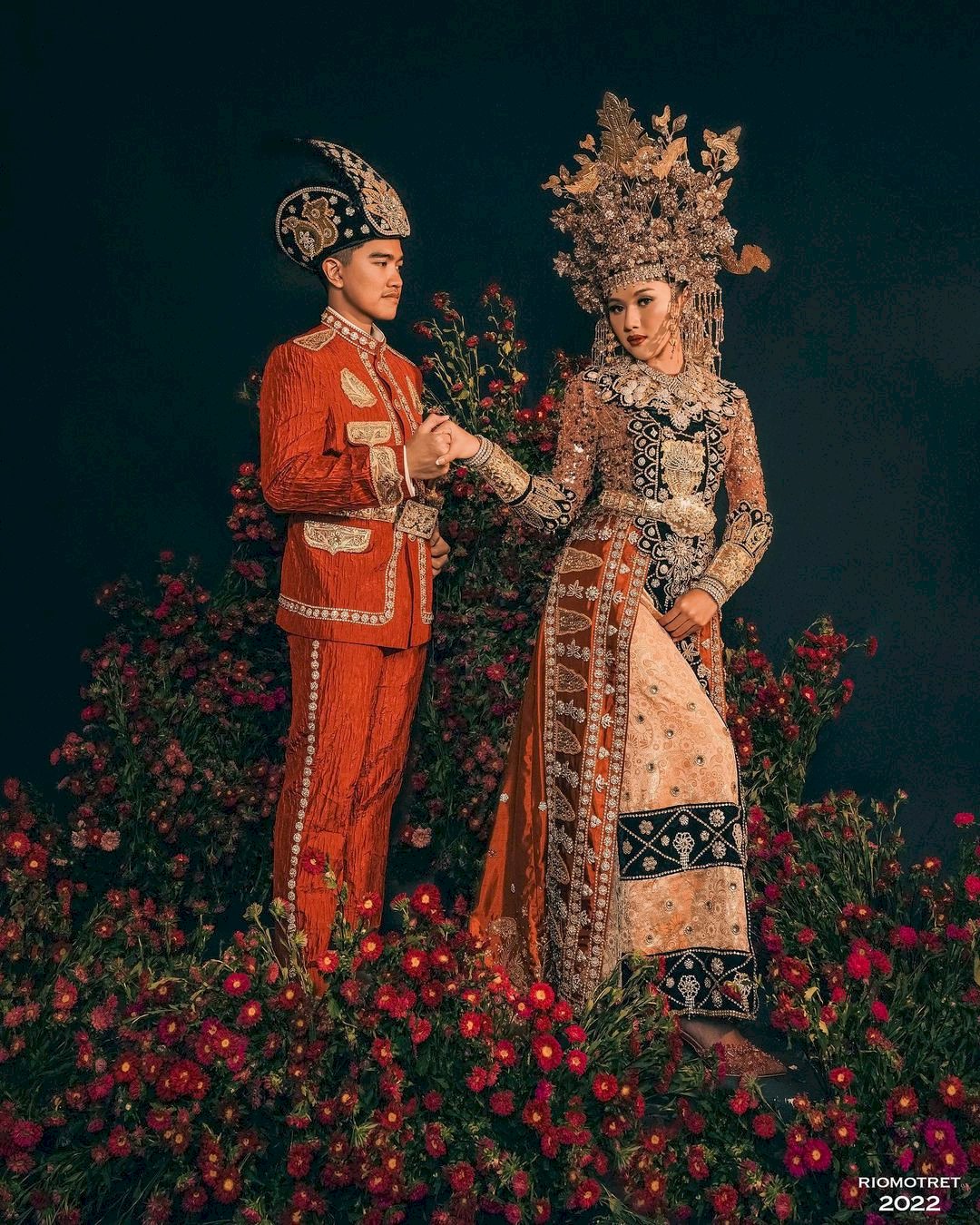 Simak 5 Ulasan Fakta Pernikahan Kaesang-Erina dan 12 Kuda Kereta Kencana . Gambar : sumber: ig @kaesangp