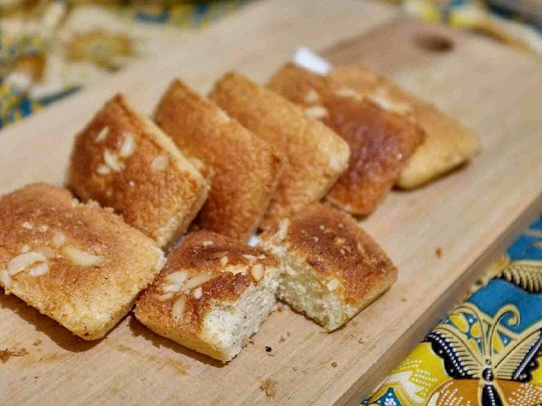 Ternyata Roti Legendaris Kolmbeng Berasal dari Kulon Progo Lho. Gambar : Ig @makankeliling