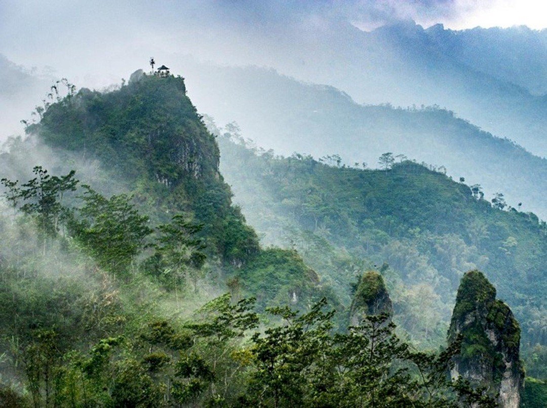 Touring Singkat ke Kulon Progo: Air Terjun, Hutan, dan Senja. Gambar : detik.com