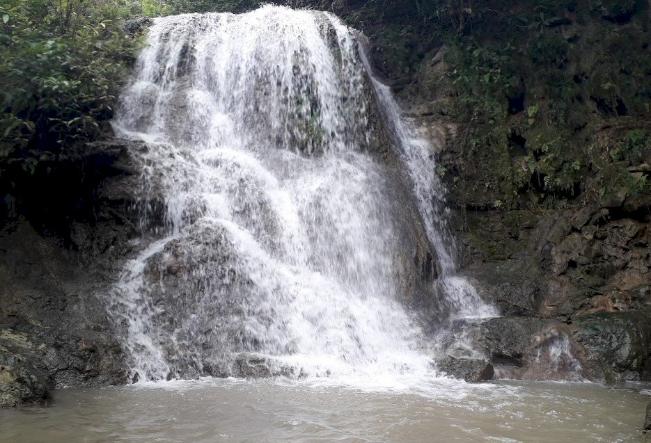 Air Terjun Dawung: Meresapi Ketenangan dalam Keindahan Alam yang Asli, dijogja.co. Air Terjun Dawung: Meresapi Ketenangan dalam Keindahan Alam yang Asli.