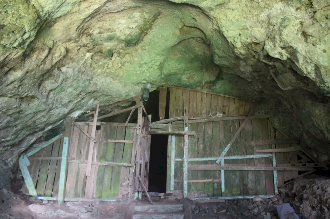 Bukit Goa Naga: Tempat Magis dengan Legenda Ajaib, dijogja.co. Bukit Goa Naga: Tempat Magis dengan Legenda Ajaib.