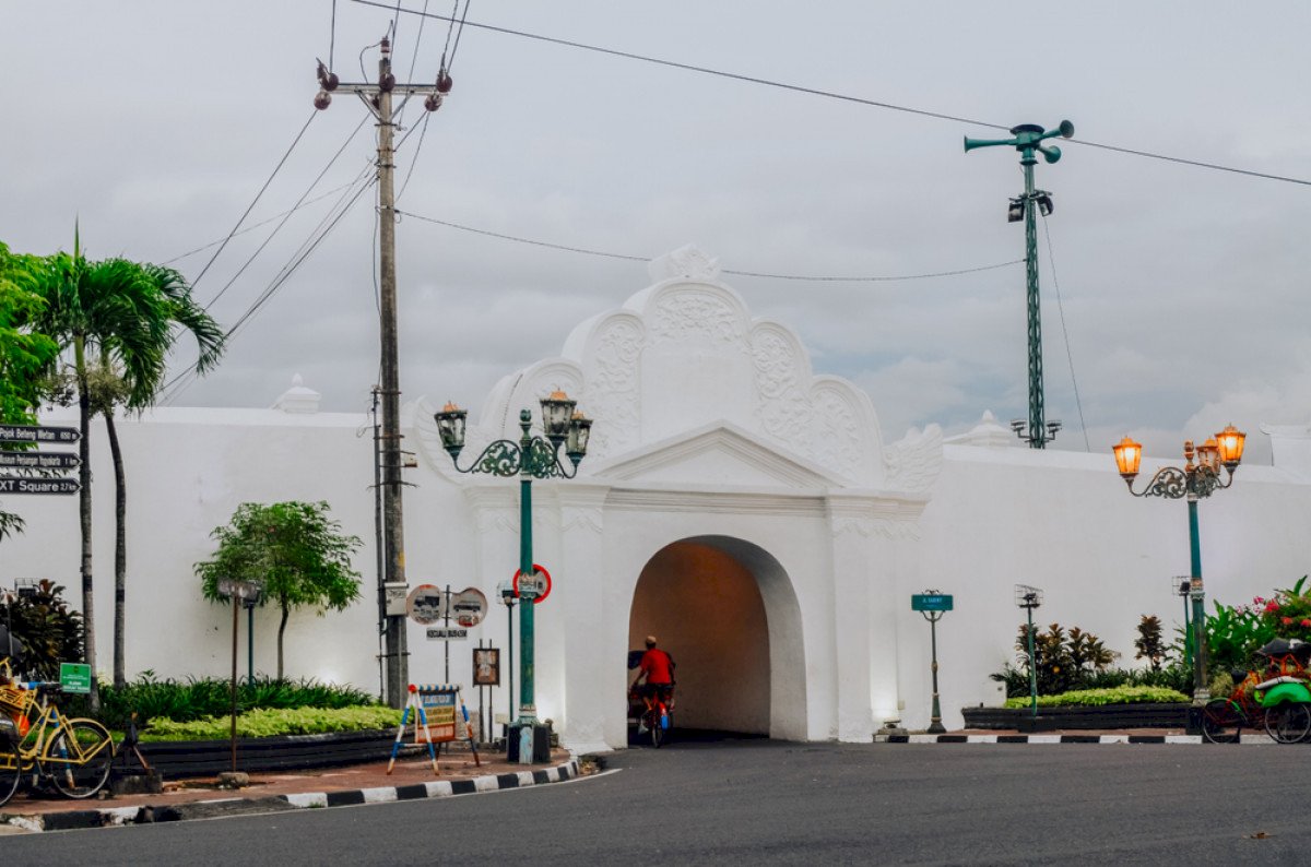 Gerbang Plengkung Yogyakarta, Tempat Wisata Bersejarah dengan Segudang Cerita, dijogja.co. Gerbang Plengkung Yogyakarta, Tempat Wisata Bersejarah dengan Segudang Cerita.