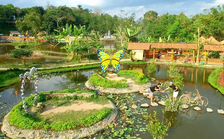 Kampung Flory, Destinasi Wisata Agrowisata Pilihan Keluarga di Jogja, dijogja.co. Kampung Flory, Destinasi Wisata Agrowisata Pilihan Keluarga di Jogja.