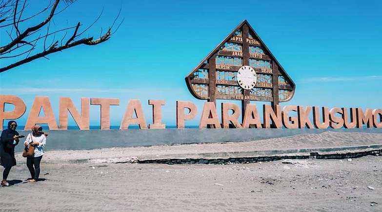 Matahari Terbit Spektakuler di Pantai Parangkusumo: Surga Tersembunyi di Yogyakarta, dijogja.co. Matahari Terbit Spektakuler di Pantai Parangkusumo: Surga Tersembunyi di Yogyakarta.