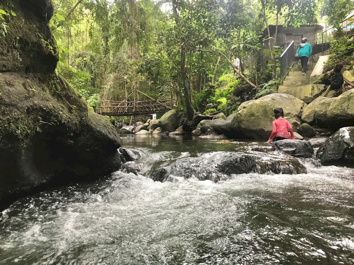 Menyelami Kesejukan dan Keasrian Sungai Ledok Blotan Yogyakarta, dijogja.co. Menyelami Kesejukan dan Keasrian Sungai Ledok Blotan Yogyakarta.