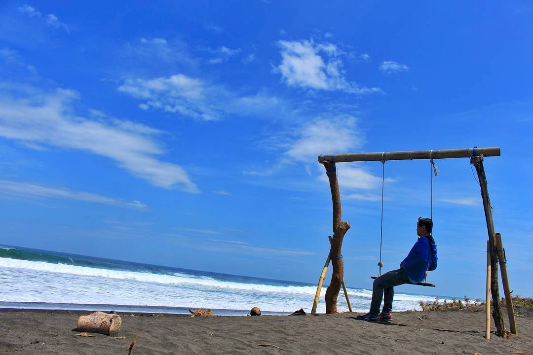 Pantai Congot: Kegiatan Nelayan dan Keindahan Muara Sungai Bogowonto, dijogja.co. Pantai Congot: Kegiatan Nelayan dan Keindahan Muara Sungai Bogowonto.