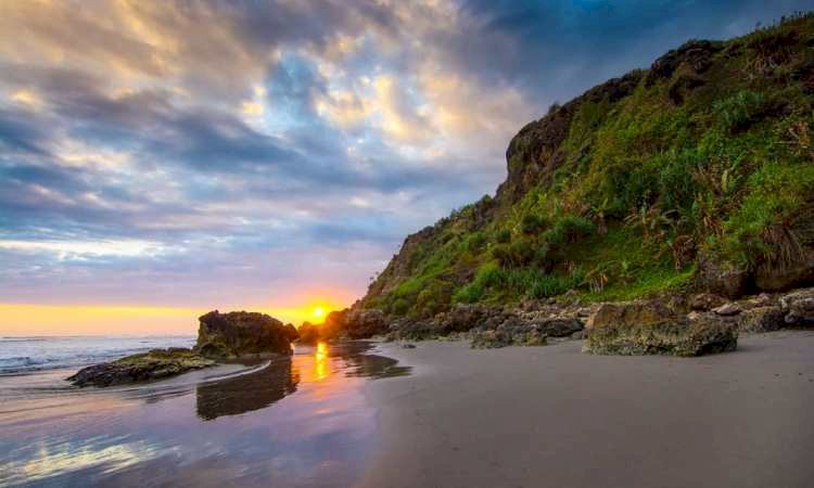 Pantai Parang Endog: Keindahan Pantai Tersembunyi di Gunungkidul, dijogja.co. Pantai Parang Endog: Keindahan Pantai Tersembunyi di Gunungkidul.