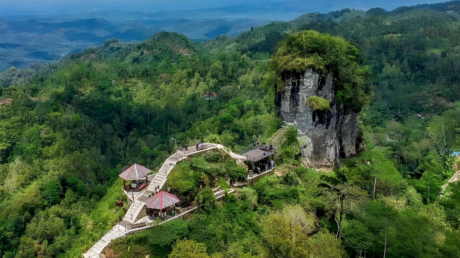 Puncak Proman: Saksikan Pesona Surga di Atas Perbukitan Menoreh, dijogja.co. Puncak Proman: Saksikan Pesona Surga di Atas Perbukitan Menoreh.