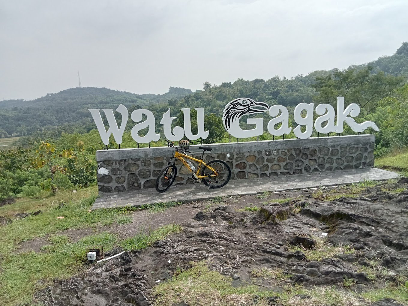 Rehat dalam Pelukan Alam Bukit Watu Gagak: Destinasi Relaksasi di Yogyakarta, dijogja.co. Rehat dalam Pelukan Alam Bukit Watu Gagak: Destinasi Relaksasi di Yogyakarta.