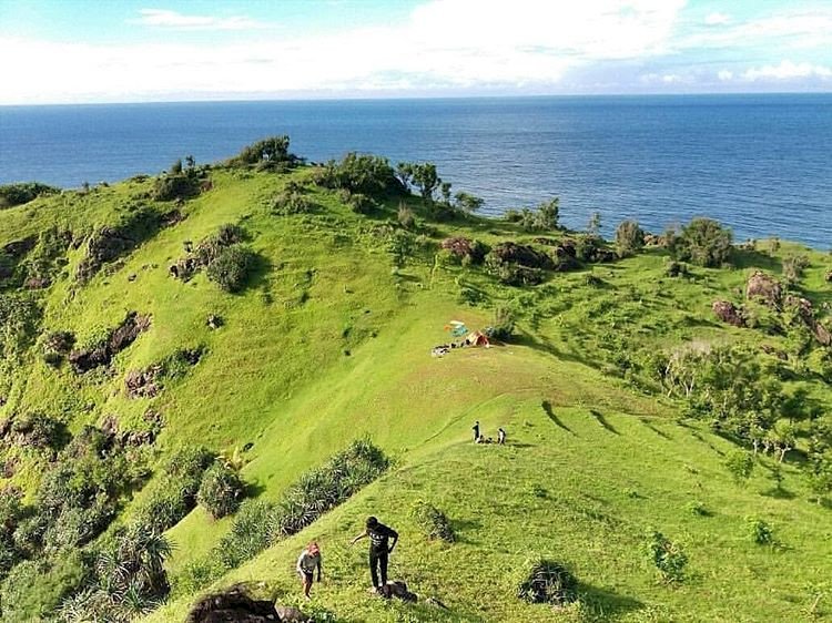 Wisata Bukit Pengilon, Nikmati Keindahan Pemandangan Pantai dari Atas Bukit, dijogja.co. Wisata Bukit Pengilon, Nikmati Keindahan Pemandangan Pantai dari Atas Bukit.